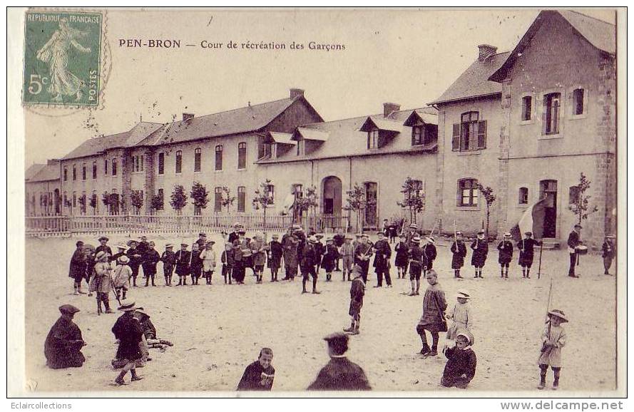 Le Croisic    Pen-Bron  ........Cour De Récréation Des Garçons - Le Croisic