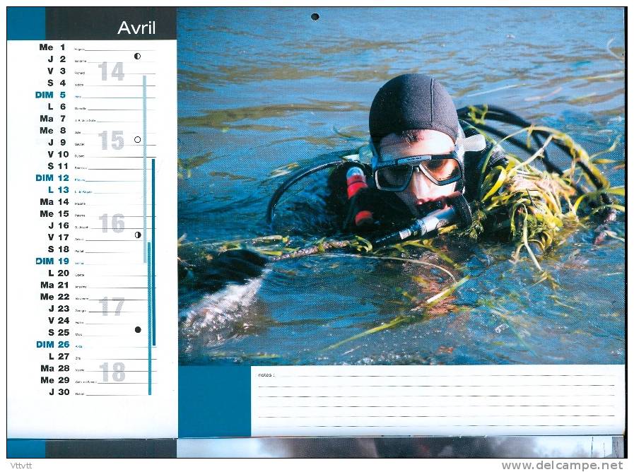 Calendrier 2009 Emis Par Les Pompiers De Poissy (78, Yvelines) 20 Pages, Nombreuses Photos Couleurs (30 Cm Sur 21) TBE. - Firemen