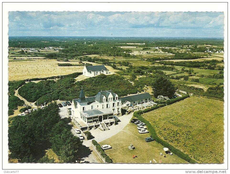 Carnac (56) :  Vue Aérienne Sur Un Hôtel En 1960 (animée). - Cleguerec