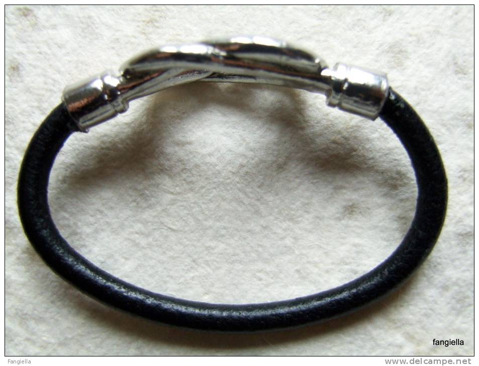 Bracelet Cuir Noir Fermoir Magnétique Pour Enfant Poignet 14cms Maxi. - Bracelets