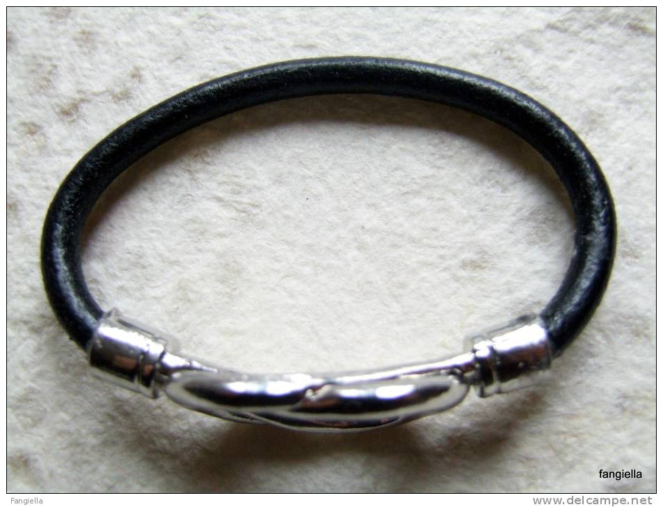 Bracelet Cuir Noir Fermoir Magnétique Pour Enfant Poignet 14cms Maxi. - Bracelets