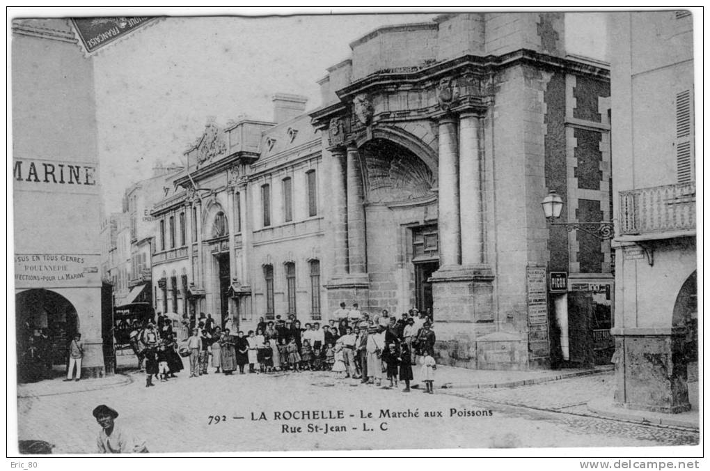 La Rochelle - Le Marché Aux Poissons Rue St-Jean - La Rochelle