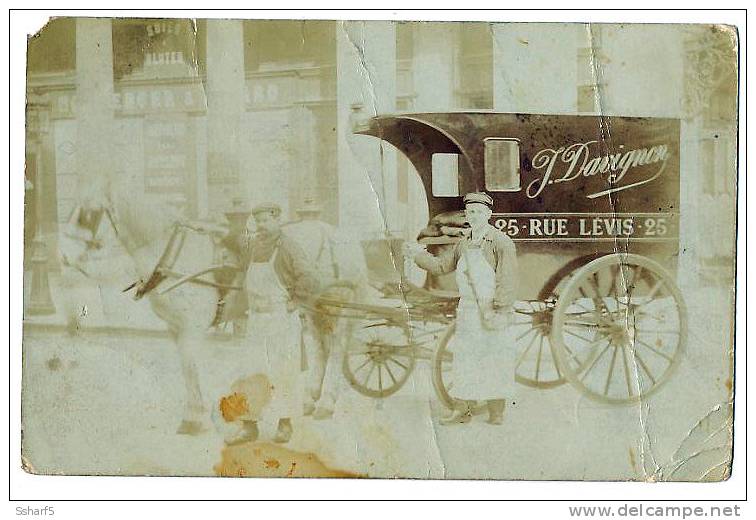 Distributeur J.DAVIGNON Rue LEVIS 25 Avec Cheval Carte Photo En Mauvaise Condition Env. 1908 - Trasporto Pubblico Stradale
