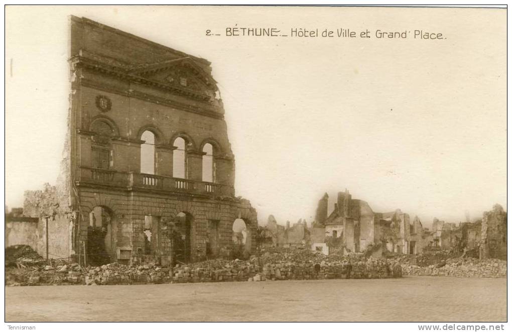 BETHUNE  Hotel De Ville Et Grand Place - Bethune