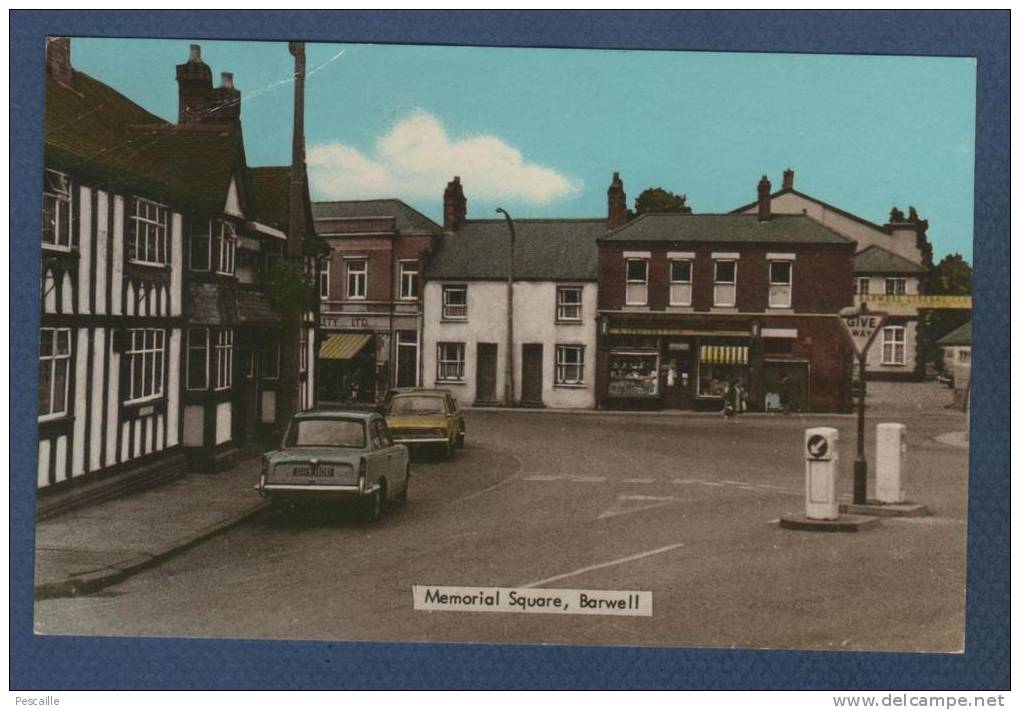 LEICESTERSHIRE - CP MEMORIAL SQUARE - BARWELL - SHOP / OLD CARS - PUBLISHED BY A. W. BOURNE 32 BABINGLEY DRIVE LEICESTER - Autres & Non Classés