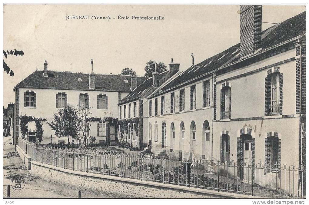 BLENEAU  ( Yonne ) école Professionnelle - Bleneau