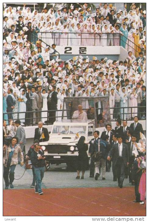 The visit of Pope John Paul II in KOREA, PAPUA NEW GUINEA, SOLOMON ISLANDS, THAILAND - 13 pieces