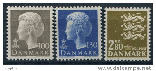 Denmark 1975 - Queen & Coat Of Arms - 3 Stamps - Unused Stamps