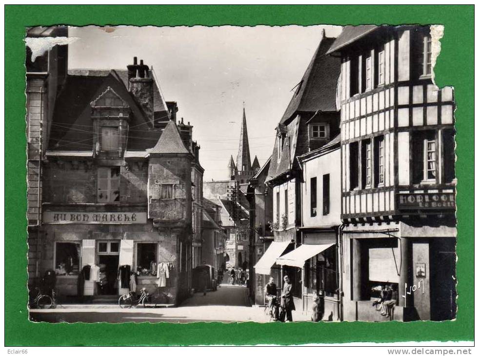 22 Paimpol -place Du Martray Cpsm Grd Format Dentellée    Année 1950  Animée - Paimpol