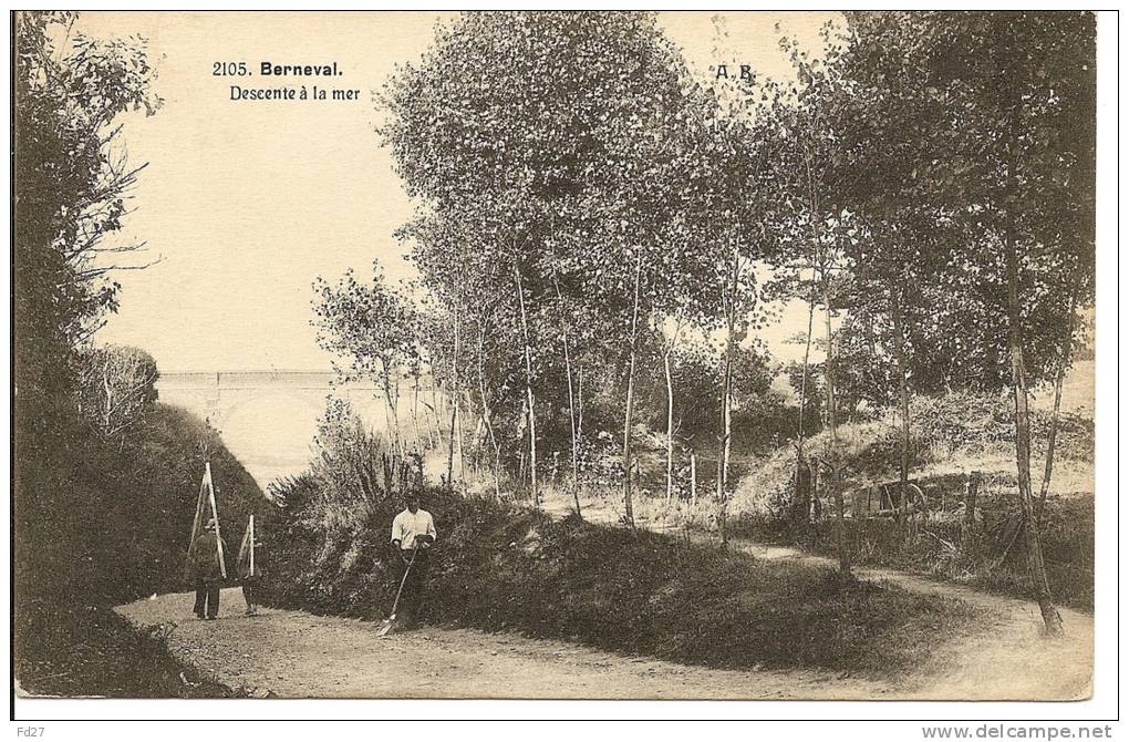 N°537 - Berneval - Vue Animée Dans La Descente à La Mer - Berneval