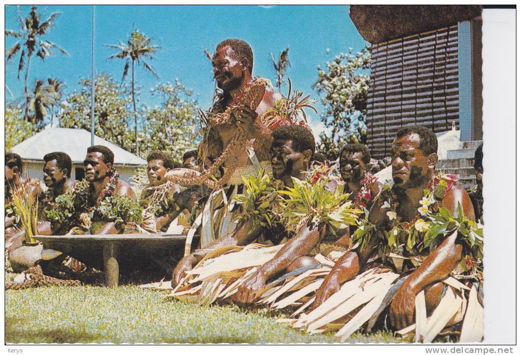 Présentation D'une Dent De Baleine, Cérémonie Destinée Aux Visiteurs De Haut Rang - Papua-Neuguinea