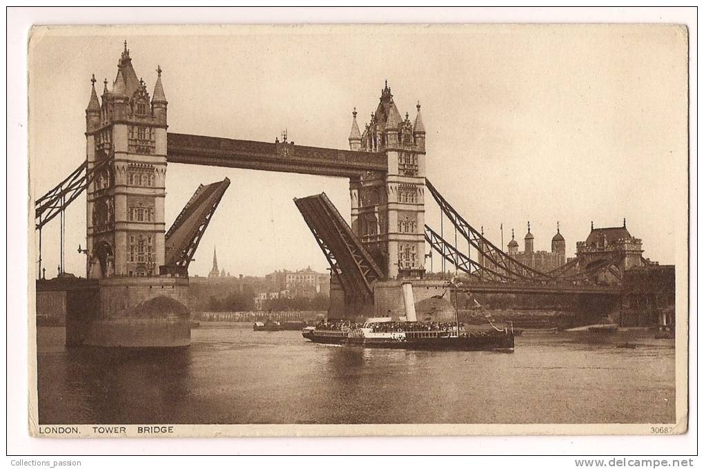 CP, Angleterre, Londres, Tower Bridge, Vierge - River Thames