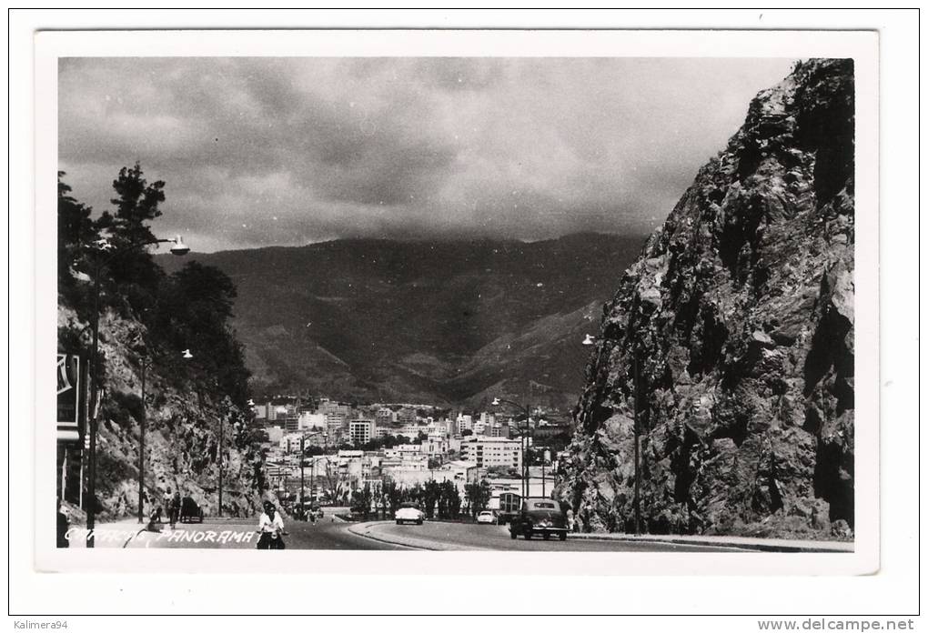 VENEZUELA  /  CARACAS  /  PANORAMA  /  CARTE-PHOTO, Tirage Argentique Sur Papier AGFA  ( En 1952 ) - Venezuela