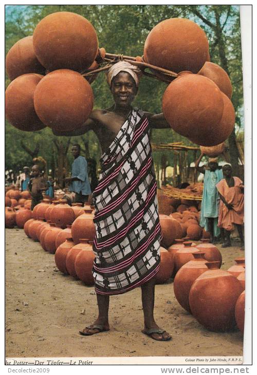 ZS7447 The Potters The Art O Pottery Is Carried  Used Perfect  Shape - Niger