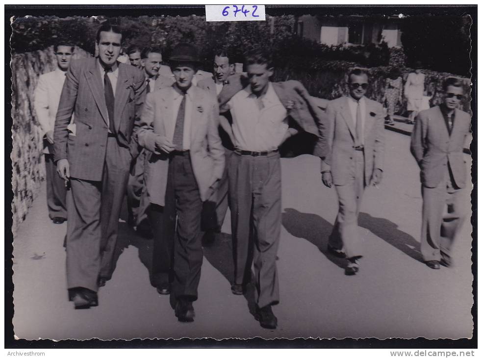 Montreux - Sport - L´équipe De Football En Visite à Corseaux En 1945; Grand Format 10 / 15 (6742) - Corseaux