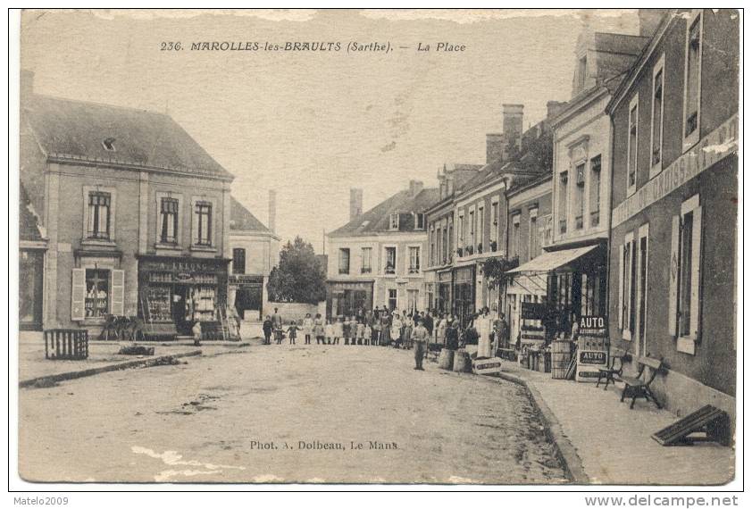 MAROLLES LES BRAULTS (72) La Place  ( Manque En Haut Et En Bas ) - Marolles-les-Braults