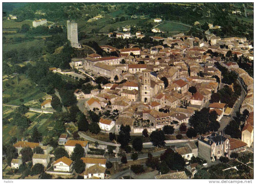 Carte Postale 46. Montcuq  Vue D'avion Trés Beau Plan - Montcuq