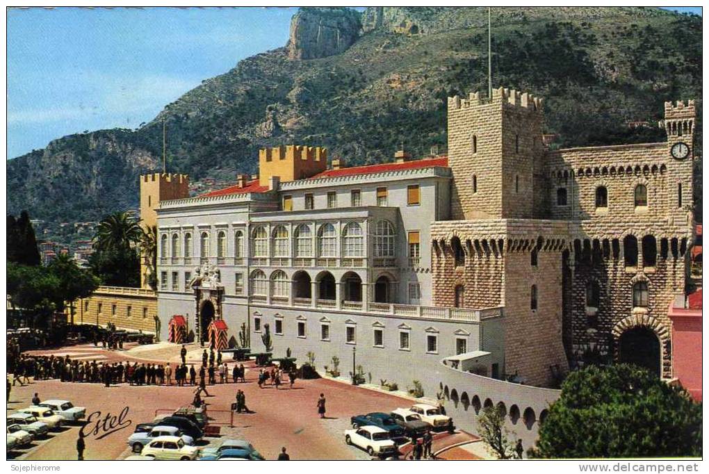 Vue D´ensemble Du Palais De S.A.S. Le Prince De Monaco Au Fond La Tête De Chien - Palacio Del Príncipe