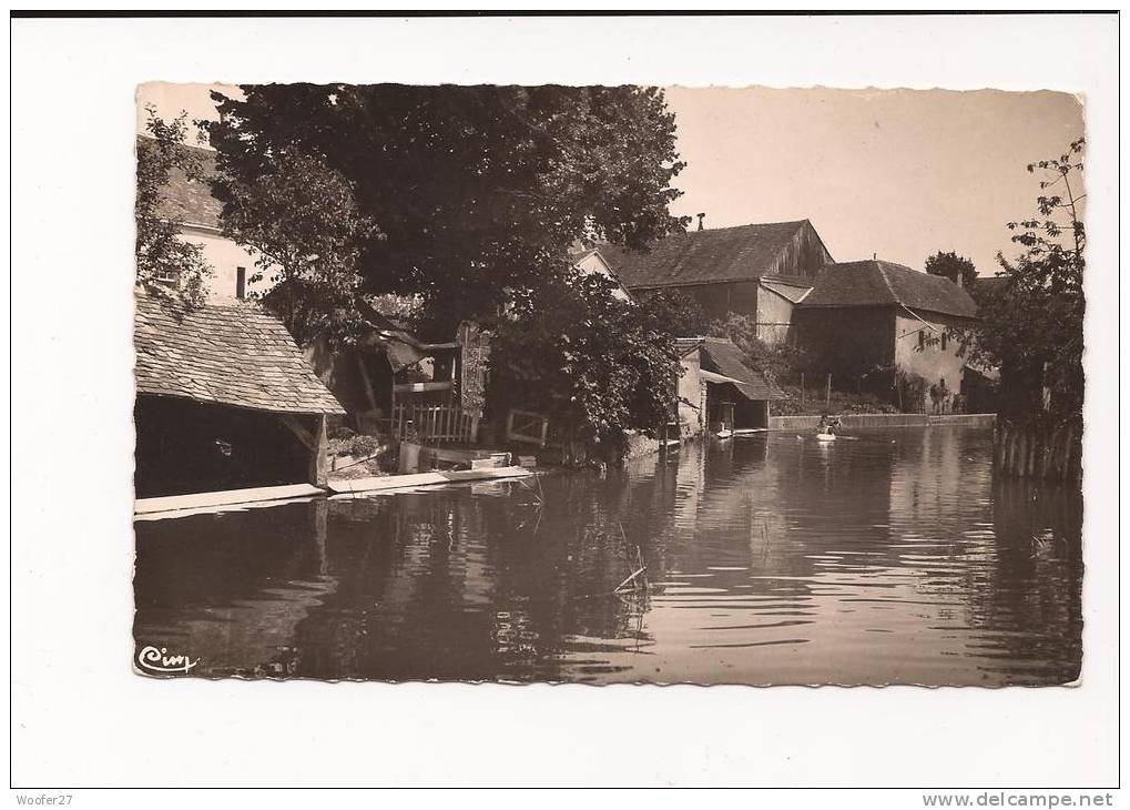 CPSM  CONNERRE  ,  Paysage Sur Le Dué - Connerre