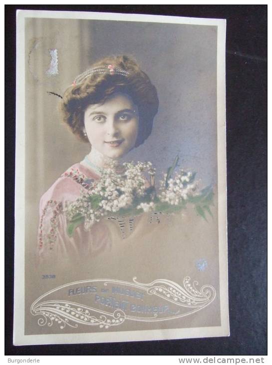 BELLE JEUNE FEMME AU BOUQUET DE MUGUET/ BEL ENTOURAGE DU TEXTE ART NOUVEAU/ - Femmes