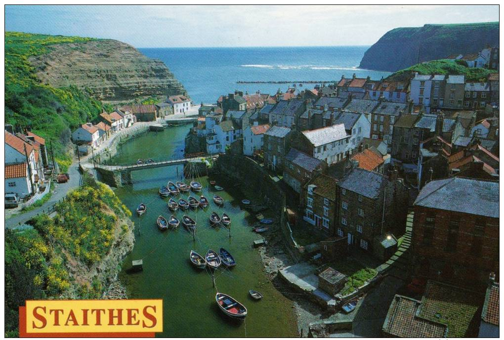 POST CARD OF STAITHES NEAR WHITBY,NOT POSTED.W. - Whitby