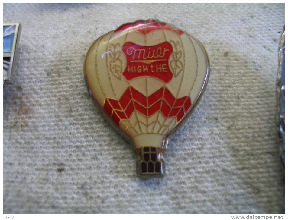 Pin's Montgolfiere  MUER High T The - Luchtballons