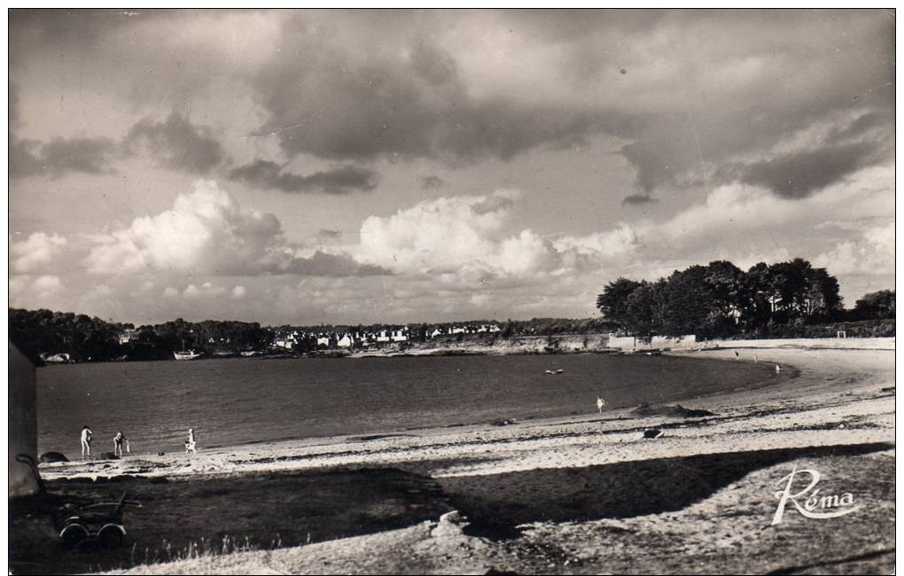 Cpsm Format Cpa -  -  CONCARNEAU  -  Le Cabellou : Un Coin De La Plage - Concarneau