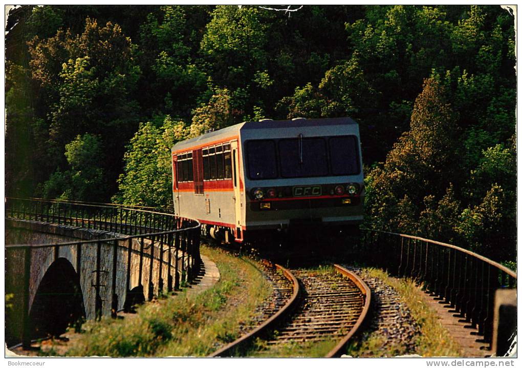 20 CORSE    LE TRAIN TOURISTIQUE RELIANT AJACCIO  BASTIA CALVI - Corse