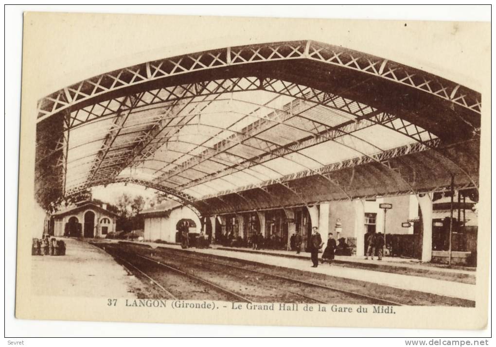 LANGON. - Le Grand Hall De La Gare Du Midi - Langon