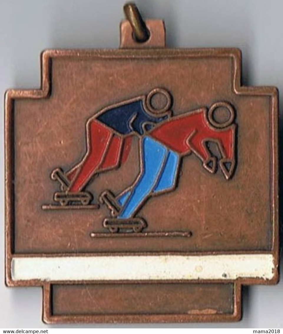 Médaille  Cuivre 3.5 Cm X 4.5 Cm  Patinage A Roulettes - Patinage Artistique