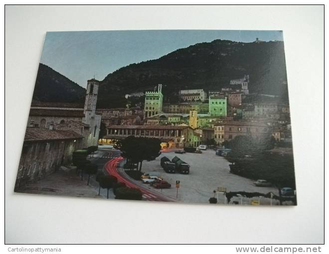 Gubbio Camion Tir Sul Piazzale Scorcio Notturno - Camion, Tir