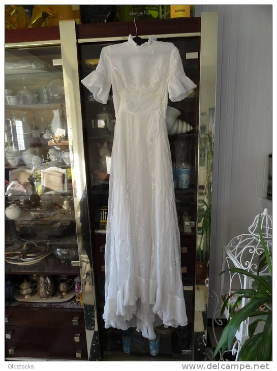 RARE : SUPERBE ROBE DE MARIÉE DE 1950  ( TAILLE 34 ) - Mariage