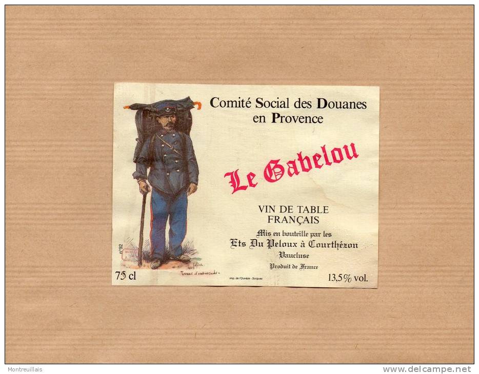 étiquette De Vin Par Le Comité Social Des Douanes En Provence, Le Gabelou, Uniforme - Antique Uniforms