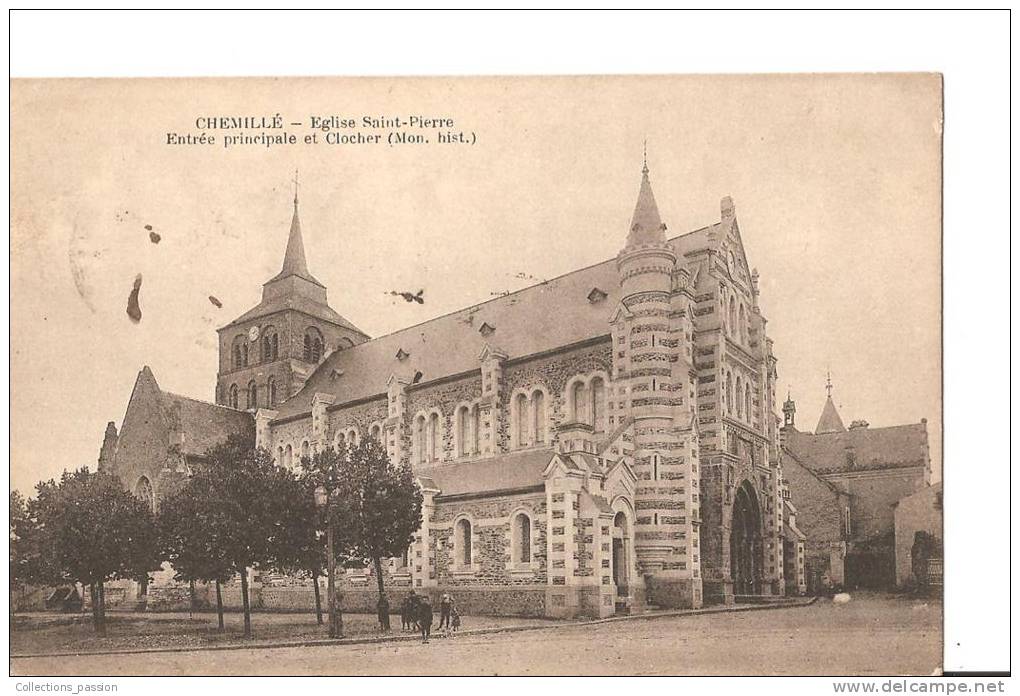 CP, 49, Chemillé, Eglise St Pierre, Entrée Principale Et Clocher (Mon.Hist.), 1923, Voyagée - Chemille