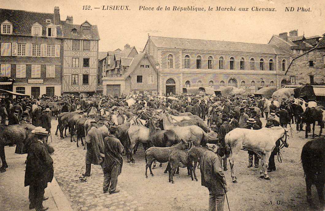 14 LISIEUX Marché Aux Chevaux, Place De La République, Trés Animée, Beau Plan, Ed ND 152, 1911 - Lisieux