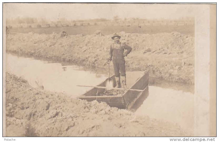 Real Photo - Farmer Worker On A Barge - Boat Chaloupe - 2 Scans - VG Condition - To Identify