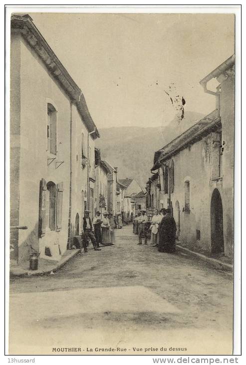 Carte Postale Ancienne Mouthie - La Grande Rue. Vue Prise Du Dessus - Autres & Non Classés