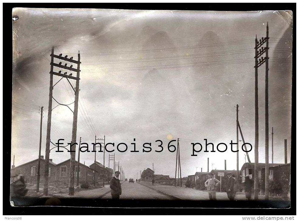 Lens Renaissance - Cité Compagnie Des Mines - Rare Photo Vers 1914 Lignes électriques & Maisons Arrondies Des Mineurs - Places