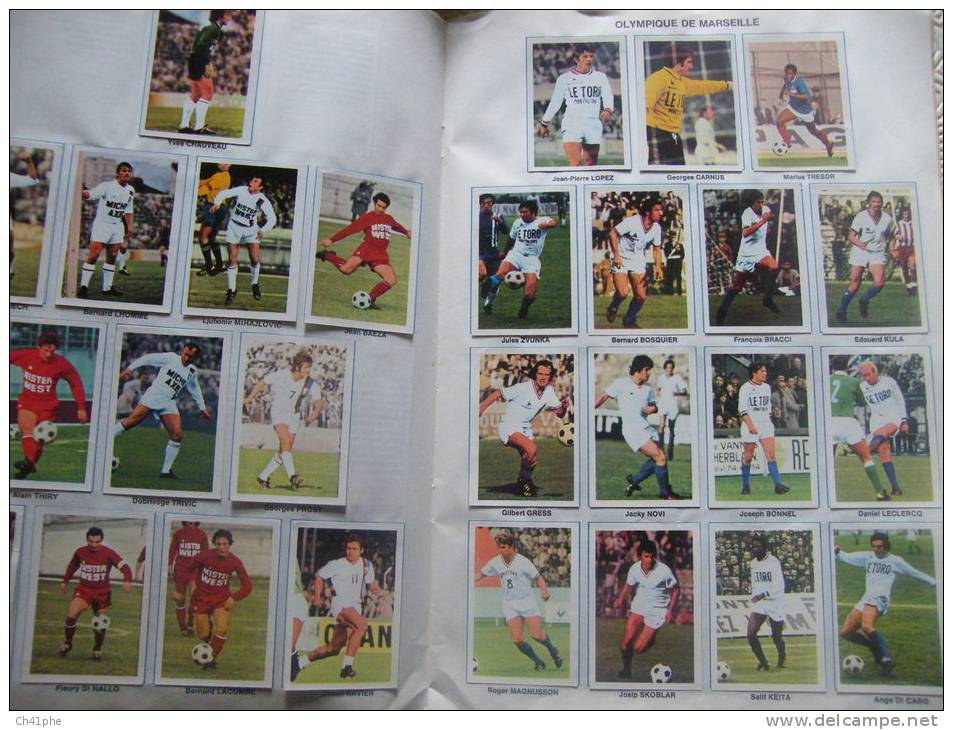 ALBUM PANINI DE FOOTBALL DE 1973 COMPLET ENVIRONS 190 IMAGES EN TOUT AVEC TOUTES LES  EQUIPES ET GRANDS NOMS DE L EPOQUE - Books