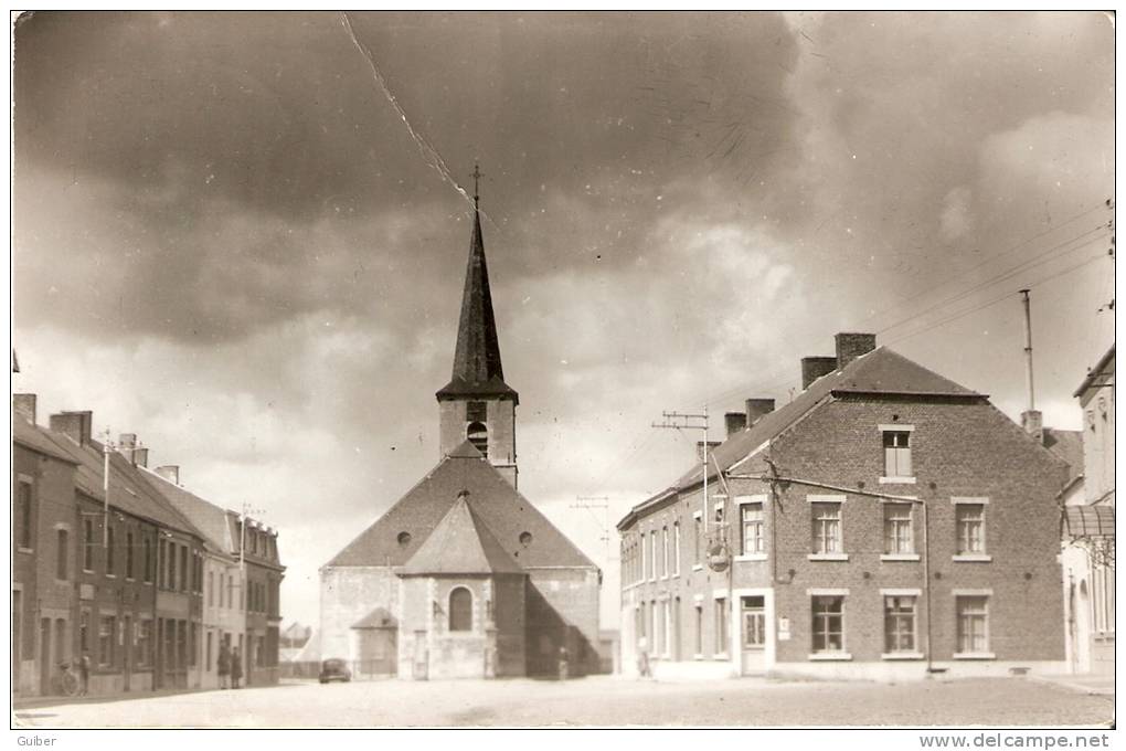 Froidchapelle La Place Et L'église Carte Photo Bints Philippeville - Froidchapelle