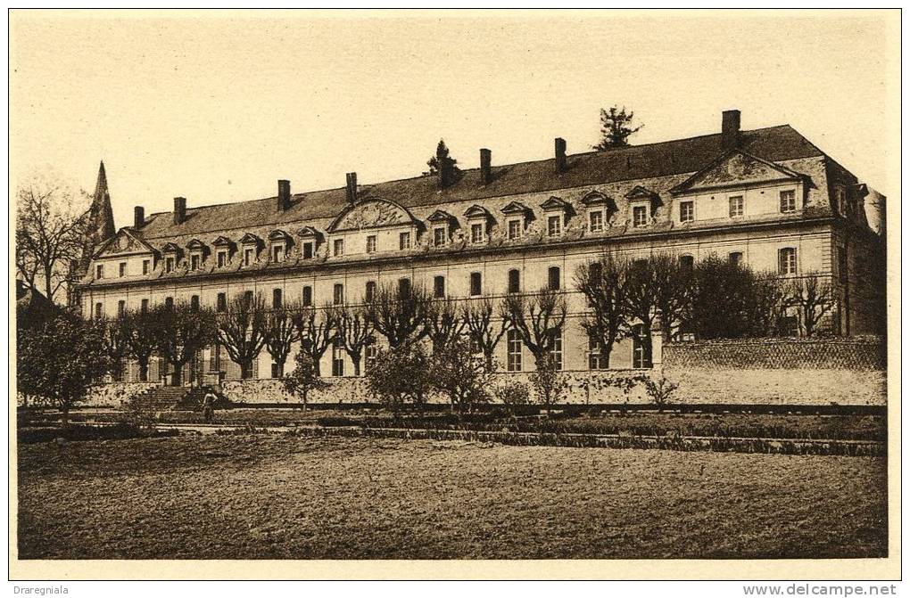 école De Pont-Levoy - Façade De L'abbaye Vue Des Jardins - Le Mee Sur Seine