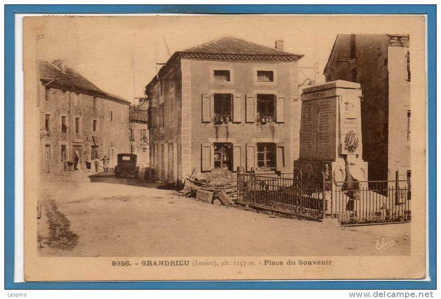 48 - GRANDRIEU --  Place Du Souvenir - Gandrieux Saint Amans