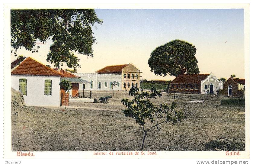 GUINÉ - PORTUGUESA- BISSAU - Interior Da Fortaleza De S. José - Guinea-Bissau