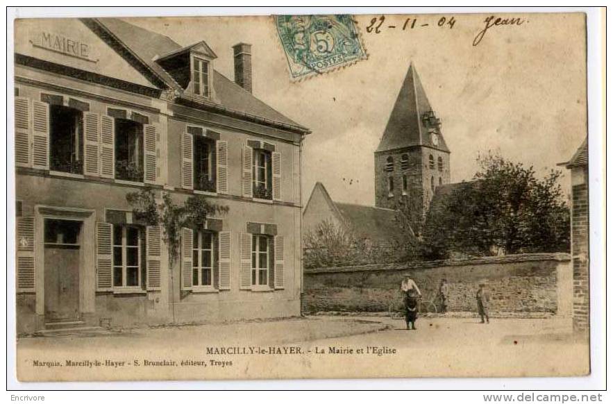 Cpa MARCILLY LE HAYER Marie Et église ANIMEE Enfants à La Pose - Marquis Brunclair Ed - Marcilly