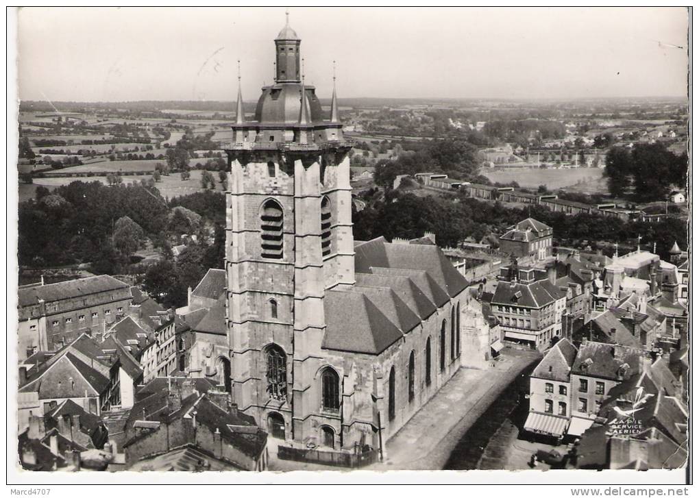 AVESNES Sur HELPE 59 En Avion Au Dessu De La Collégiale St Nicolas   Carte Dentelée Véritable Photo - Avesnes Sur Helpe