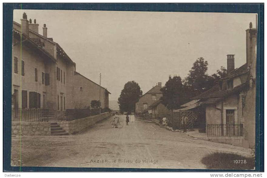 Arzier, Le Milieu De Village, Enfants, Animée, Vélo, Bicyclette, Animée, - Arzier-Le Muids