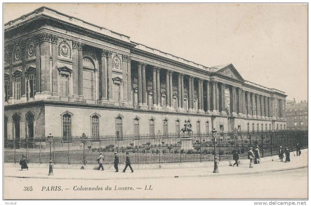 Cp , 75 , PARIS ,  Colonnades Du Louvre - Other & Unclassified