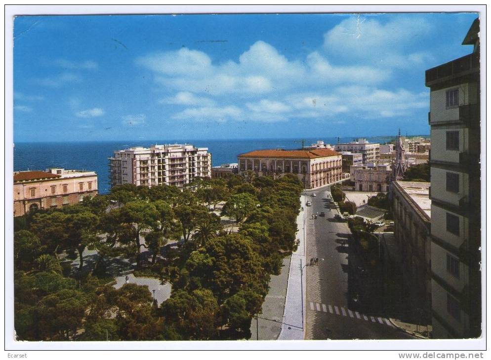 MOLFETTA (BARI) - Piazza Garibaldi - Villa Comunale. Viaggiata 1968 - Molfetta