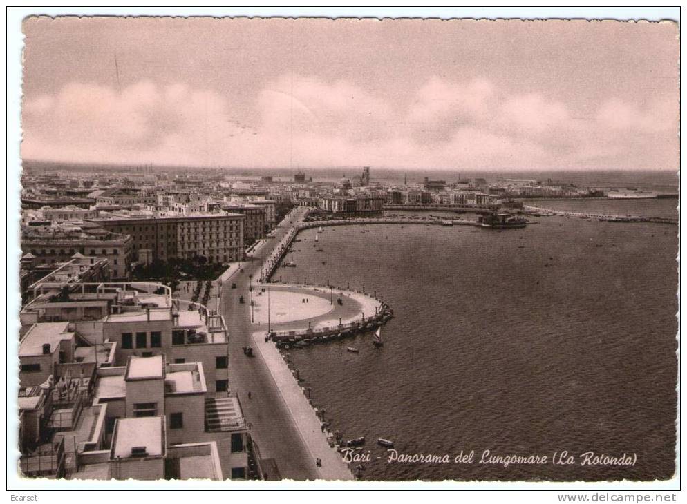 BARI - Panorama Del Lungomare (La Rotonda). Viaggiata 1953 - Bari