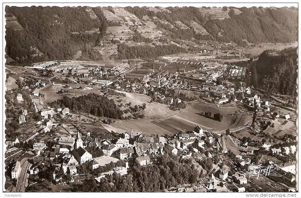 73  UGINE VUE   AERIENNE ENSEMBLE DE LA VILLE  ET DES USINES   BON ETAT VOIR SCAN - Ugine